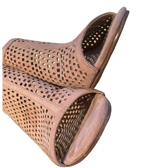 Pretty UNISA Sandals, Size 8.5 - Picture 8 of 12